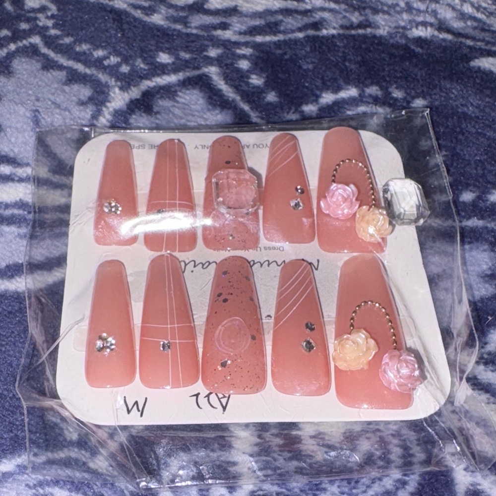 Elegant Pink Press-On Nails